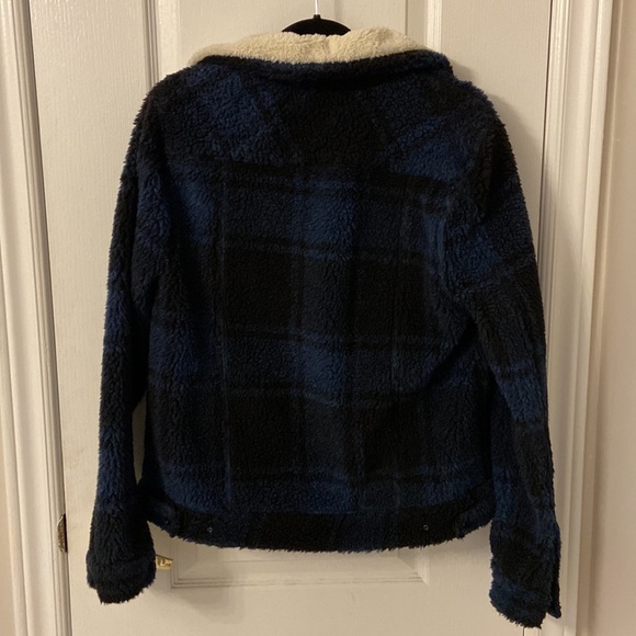 Sherpa collared jacket in size small - Picture 2 of 6